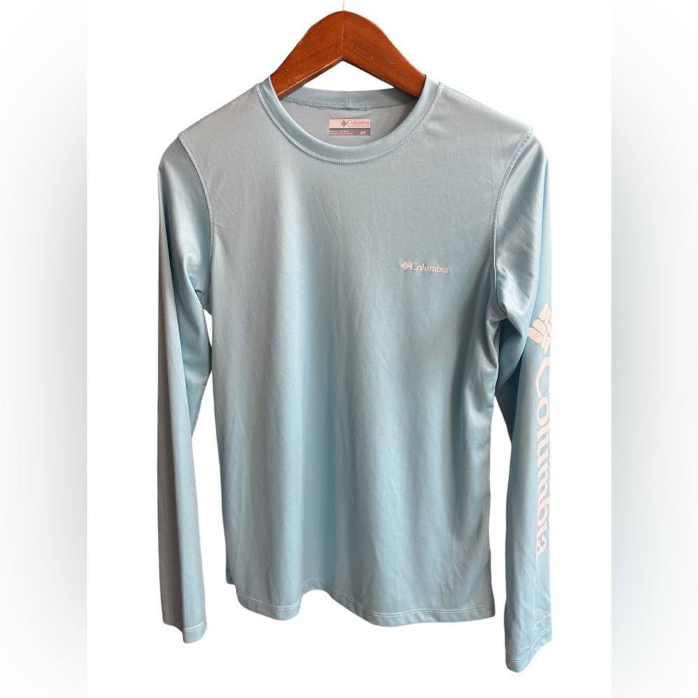 Women’s Columbia long sleeve shirt